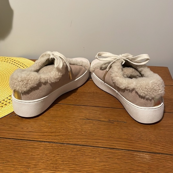Michael Kors Sneakers, Size 6 - Picture 5 of 10